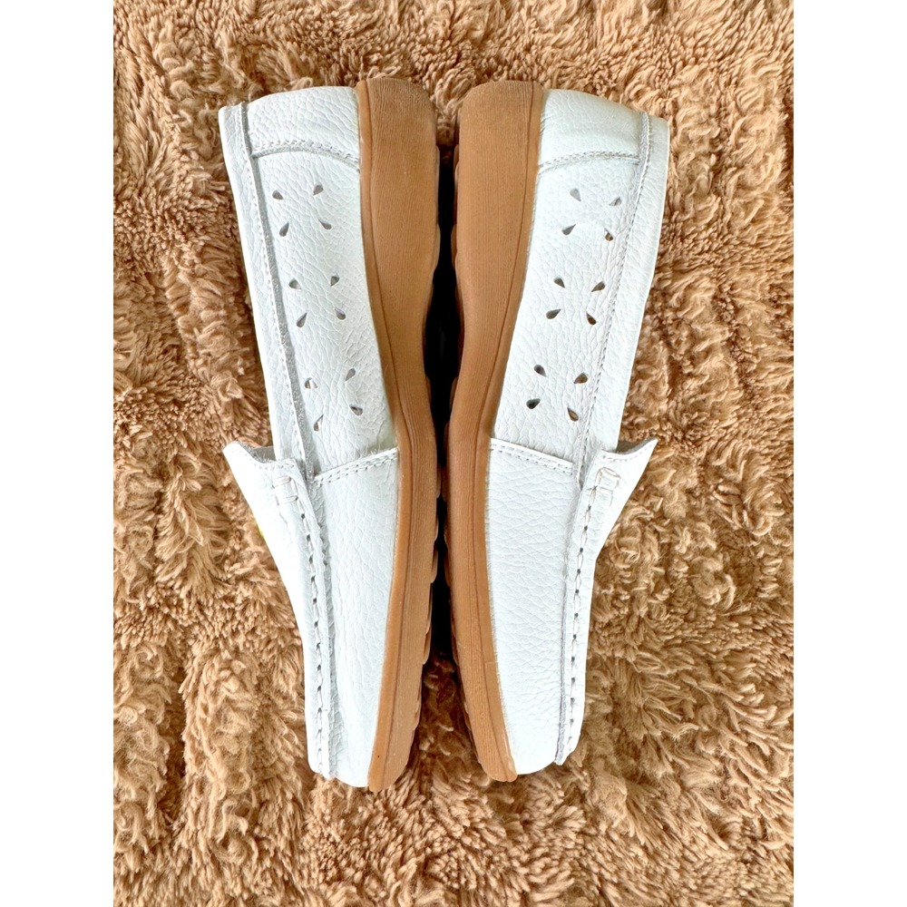 Cotton Traders Womens Leather Embroidered Loafers White Floral UK 6 US 8 Comfort - Picture 5 of 10